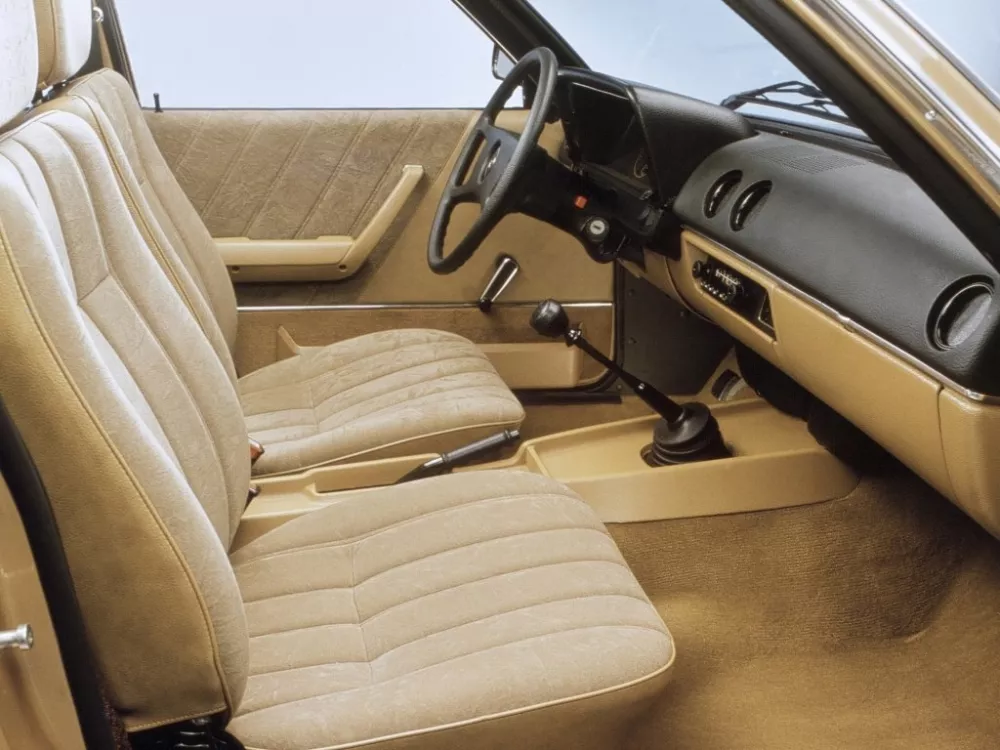 Автомобиль Opel Ascona B Седан