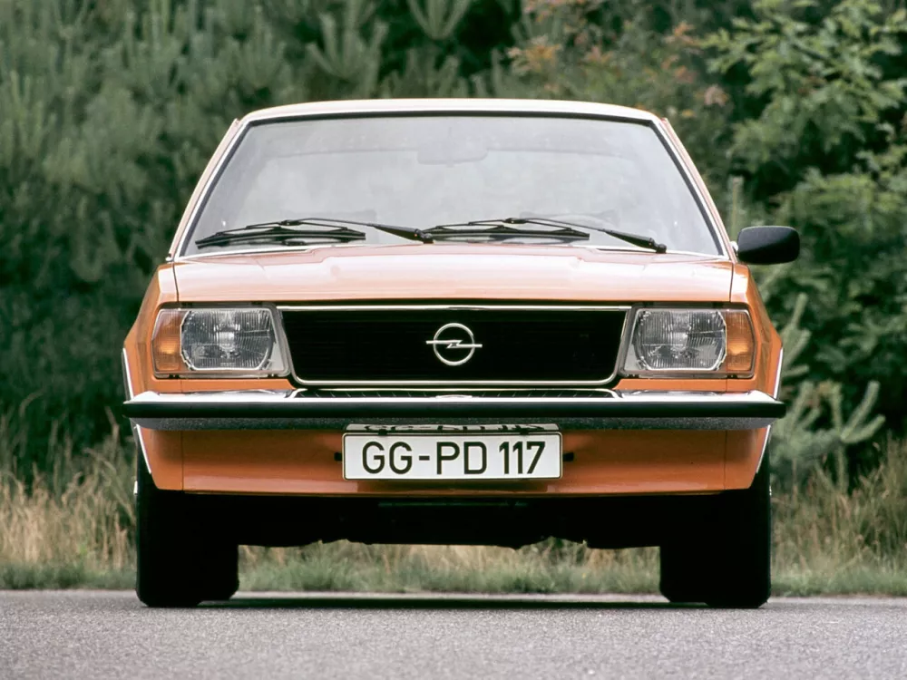 Автомобиль Opel Ascona B Седан 2 дв.