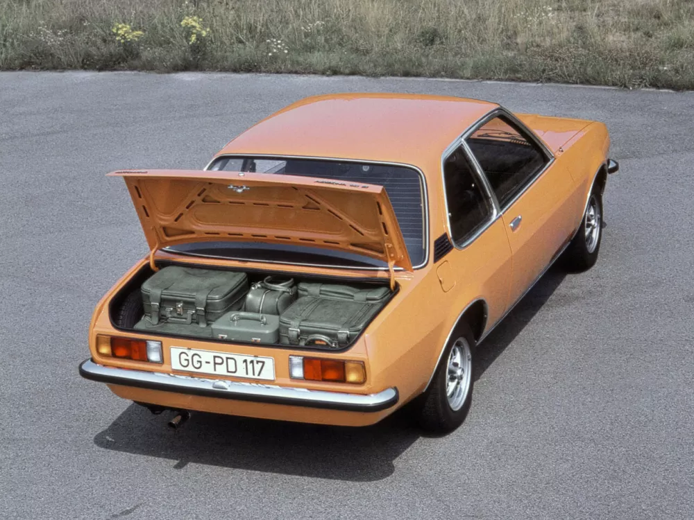 Автомобиль Opel Ascona B Седан 2 дв.
