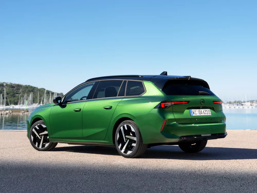 Автомобиль Opel Astra L Рестайлинг Универсал (5 дверей)