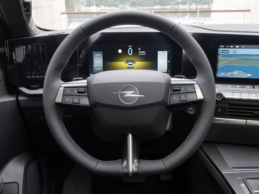 Автомобиль Opel Astra L Рестайлинг Хэтчбек (5 дверей)