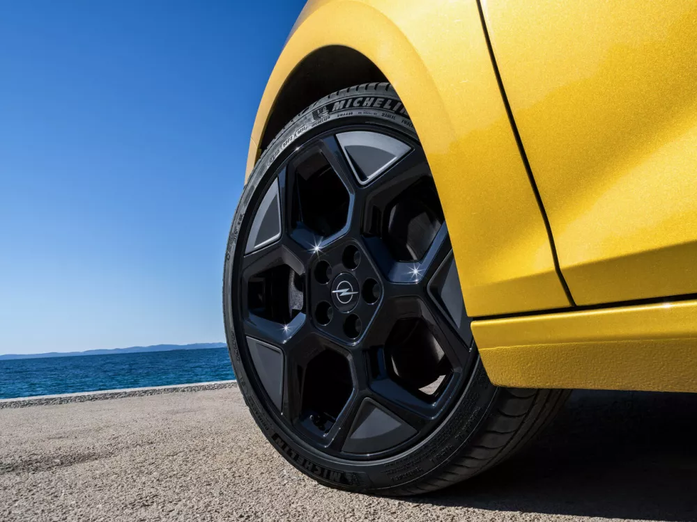 Автомобиль Opel Astra L Рестайлинг Хэтчбек (5 дверей)