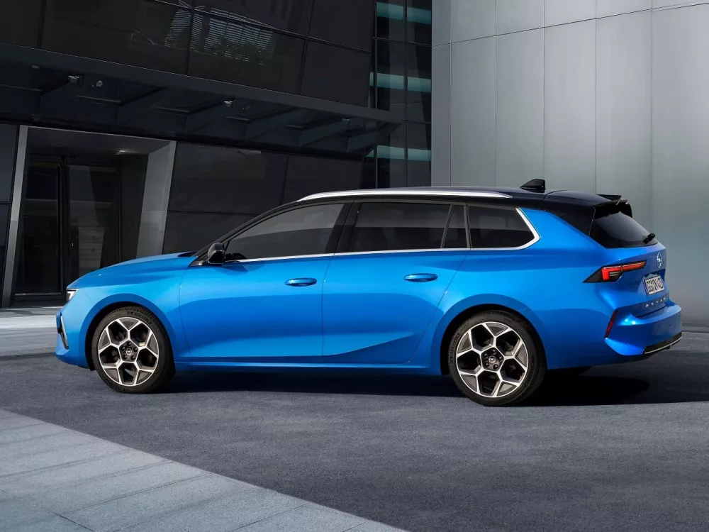 Автомобиль Opel Astra L Универсал (5 дверей)