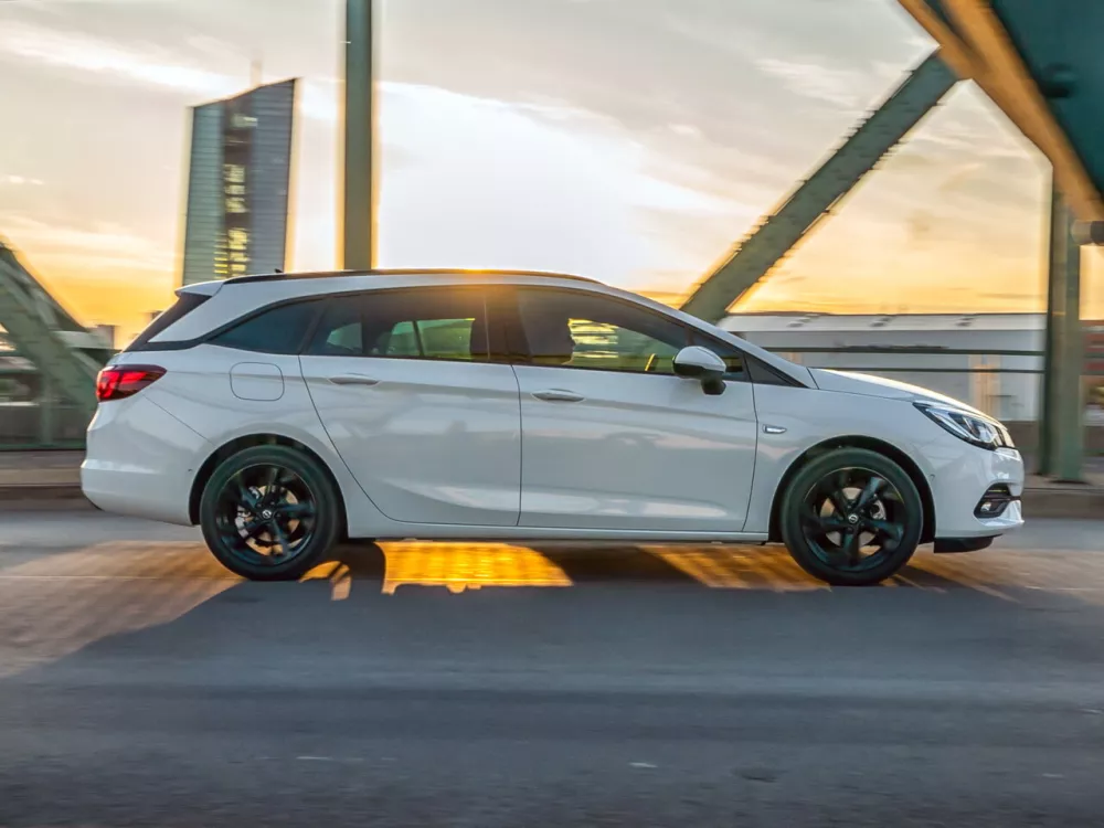 Автомобиль Opel Astra K Рестайлинг Универсал (5 дверей)