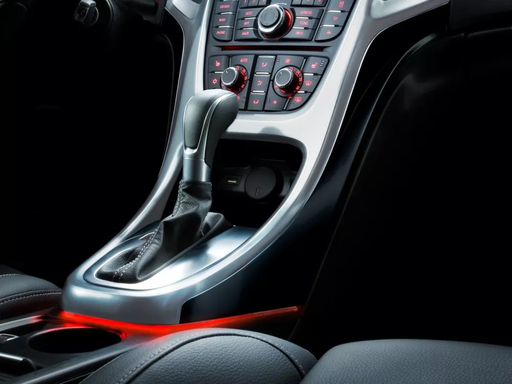 Автомобиль Opel Astra J Рестайлинг Хэтчбек (5 дверей)