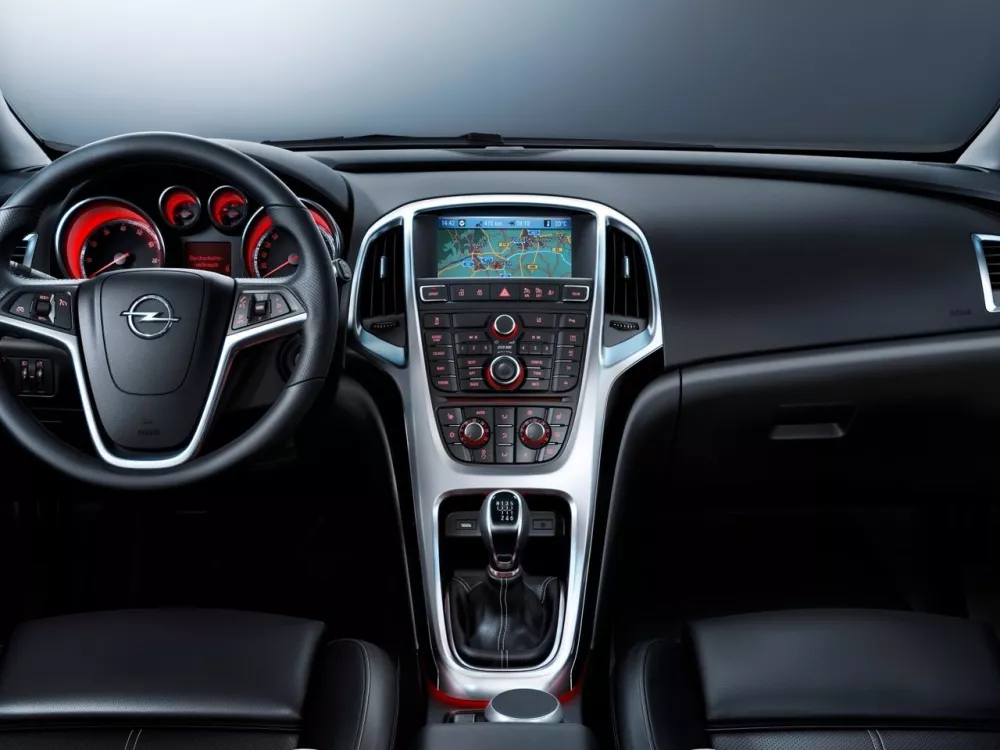 Автомобиль Opel Astra J Рестайлинг Хэтчбек (5 дверей)