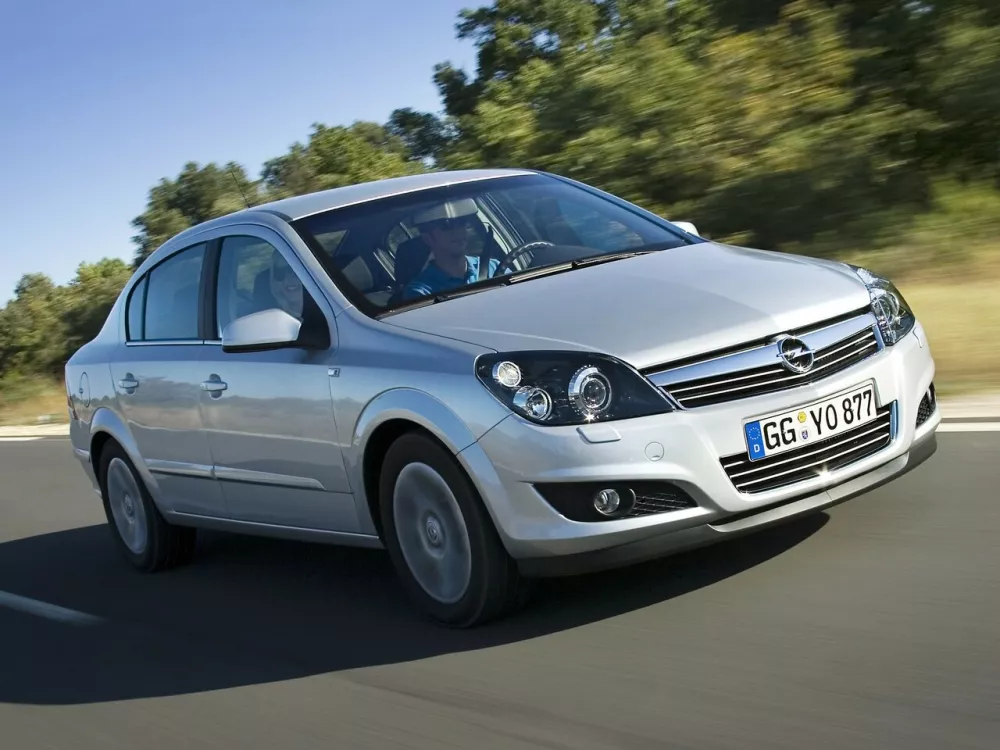 Автомобиль Opel Astra H Рестайлинг Седан