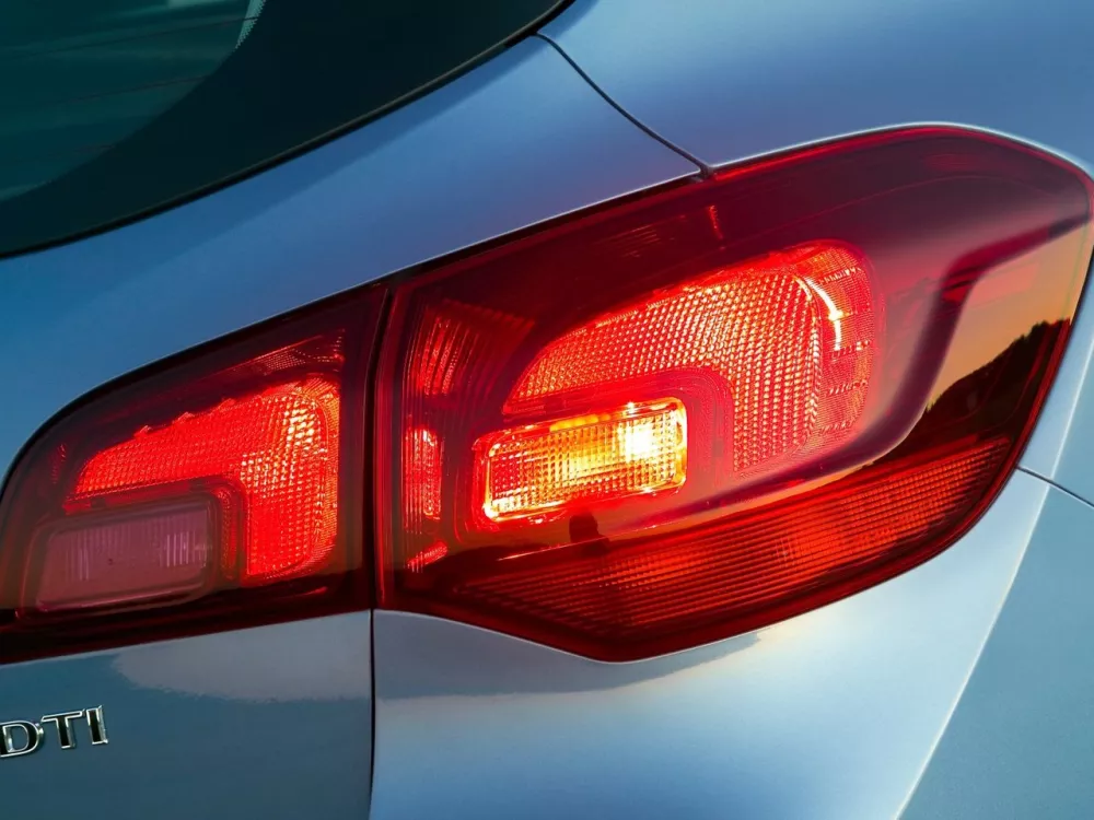 Автомобиль Opel Astra J Рестайлинг Универсал (5 дверей)