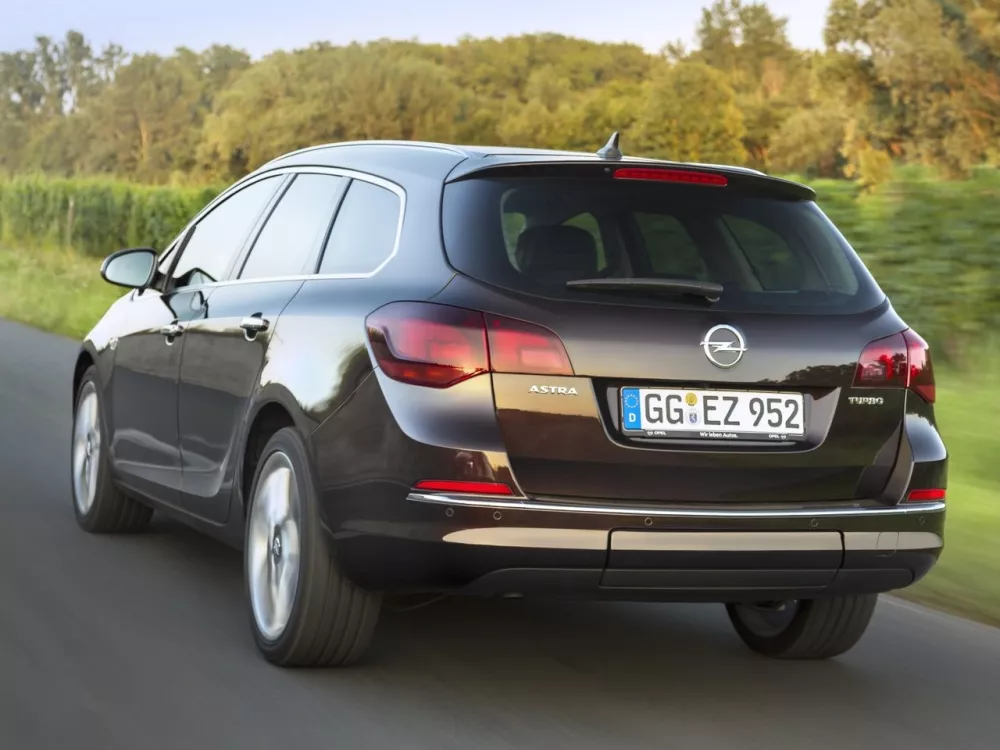 Автомобиль Opel Astra J Рестайлинг Универсал (5 дверей)