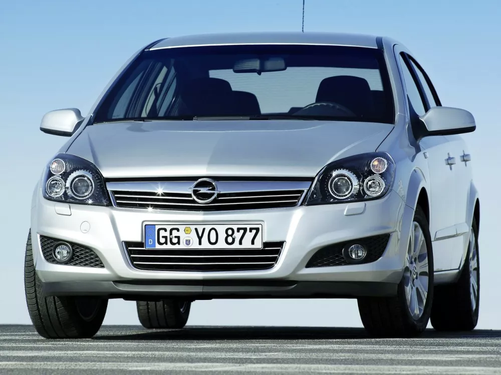 Автомобиль Opel Astra H Рестайлинг Седан