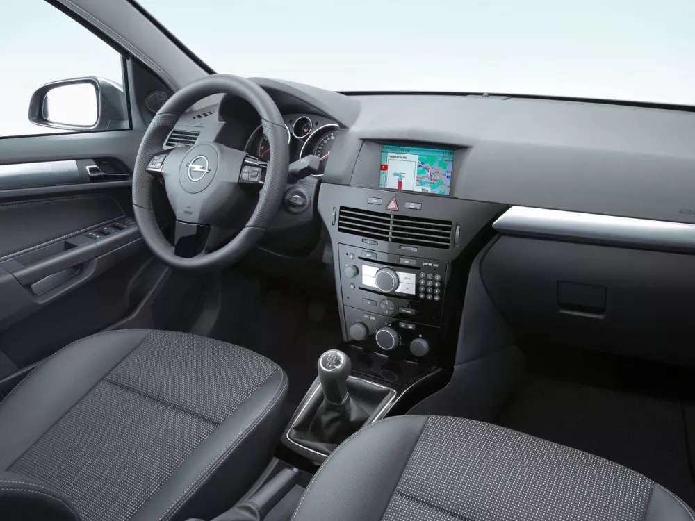 Автомобиль Opel Astra H Рестайлинг Седан