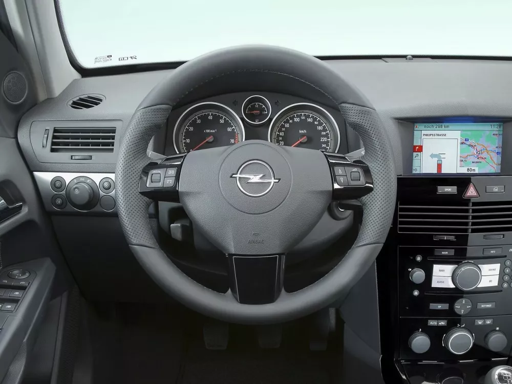 Автомобиль Opel Astra H Рестайлинг Седан