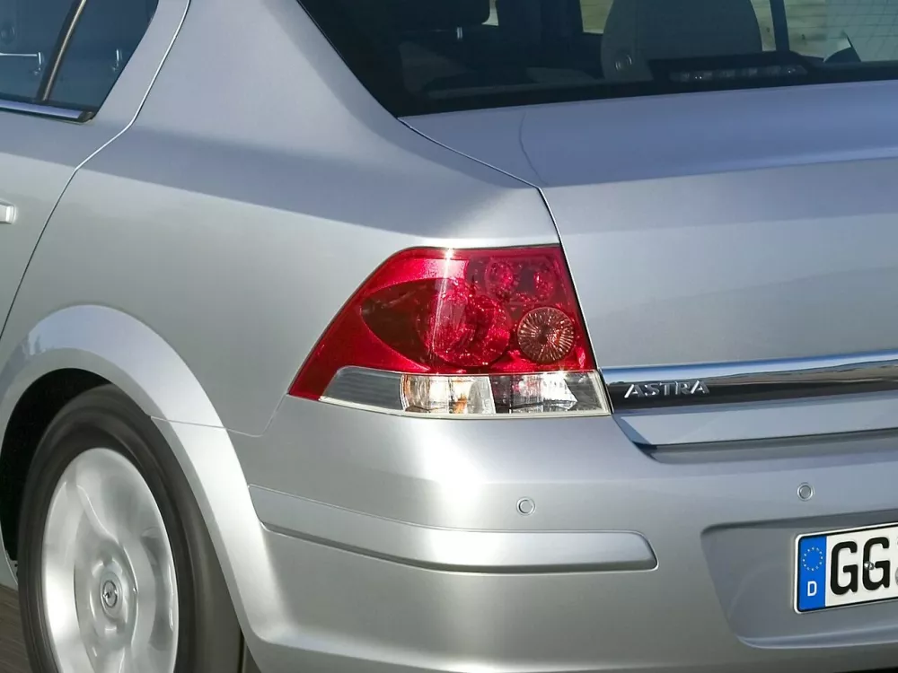 Автомобиль Opel Astra H Рестайлинг Седан