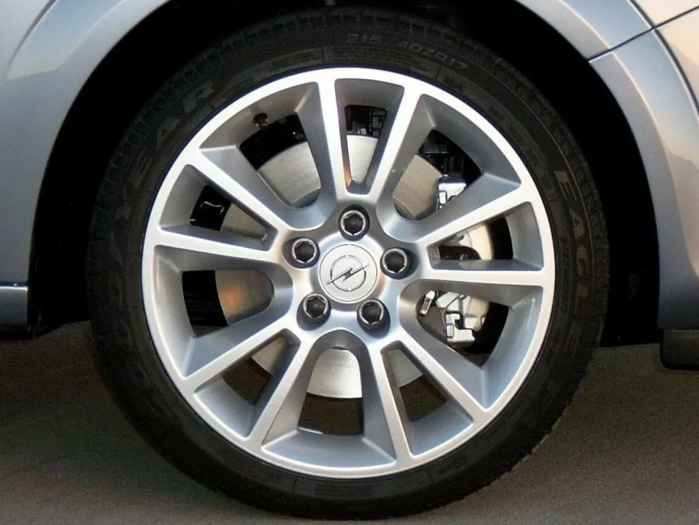 Автомобиль Opel Astra H Рестайлинг Седан