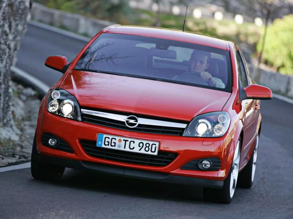 Автомобиль Opel Astra H Рестайлинг Хэтчбек (3 двери) GTC