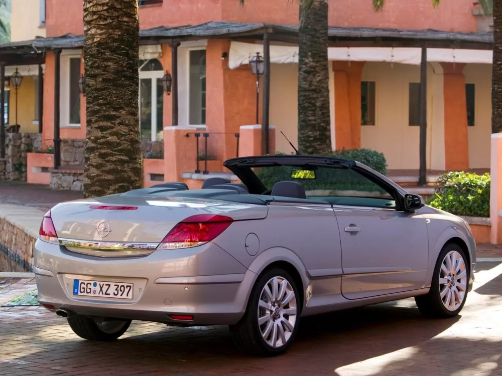 Автомобиль Opel Astra H Рестайлинг Кабриолет