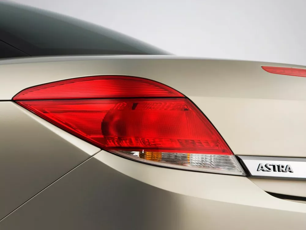 Автомобиль Opel Astra H Рестайлинг Кабриолет