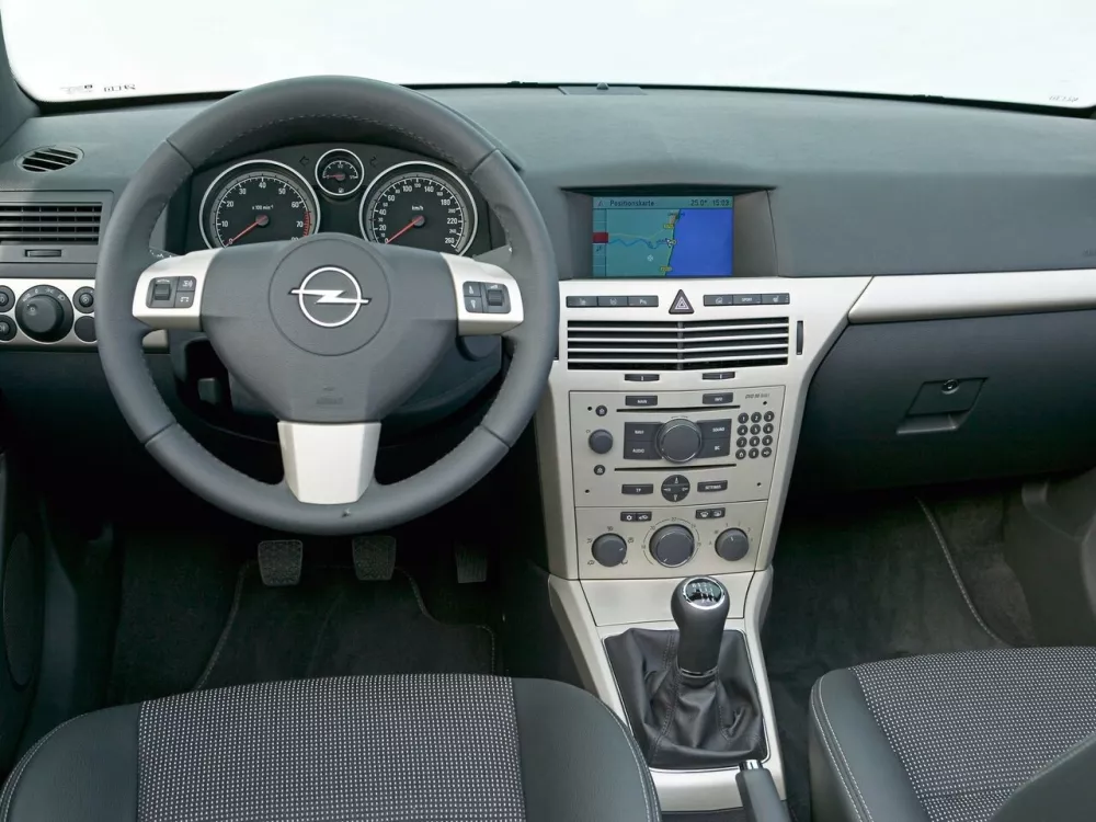Автомобиль Opel Astra H Рестайлинг Кабриолет