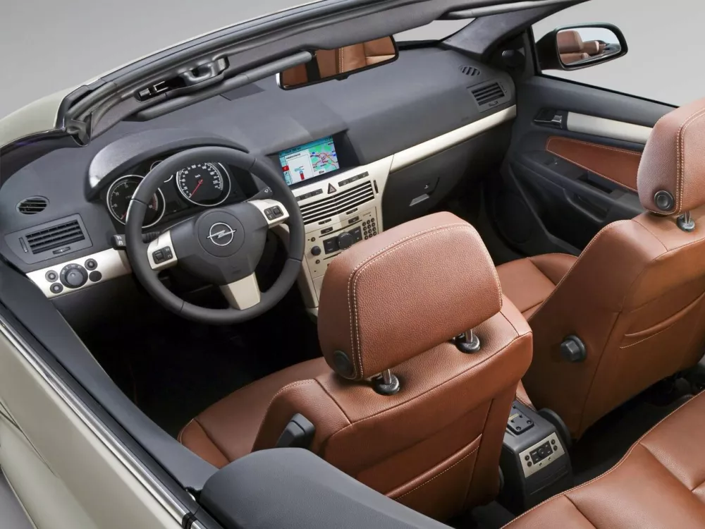 Автомобиль Opel Astra H Рестайлинг Кабриолет
