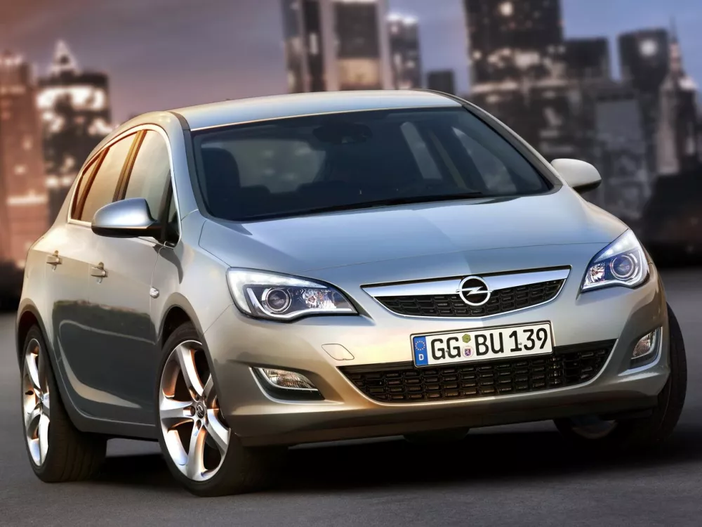 Автомобиль Opel Astra J Хэтчбек (5 дверей)