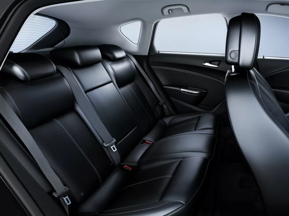 Автомобиль Opel Astra J Хэтчбек (5 дверей)