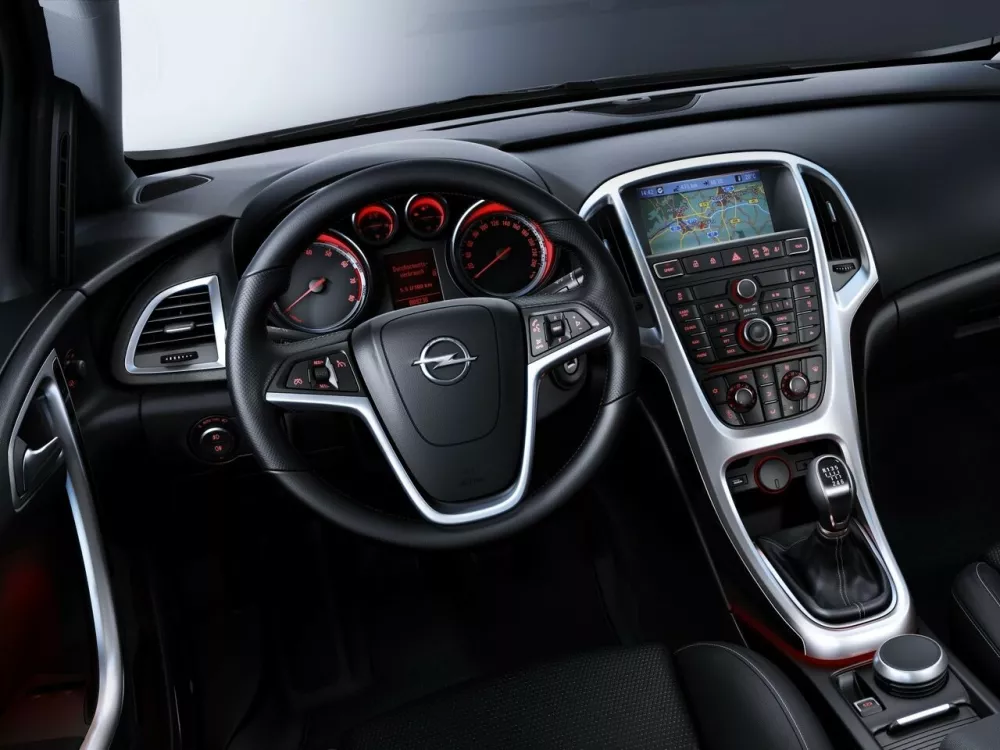 Автомобиль Opel Astra J Хэтчбек (5 дверей)