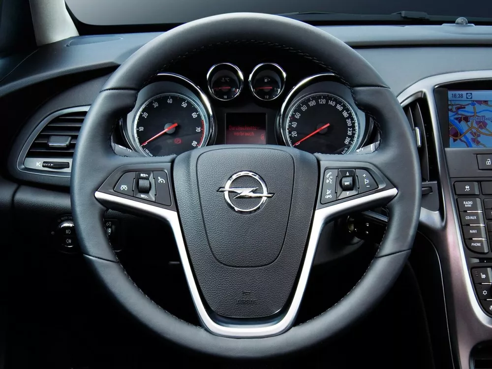 Автомобиль Opel Astra J Хэтчбек (5 дверей)