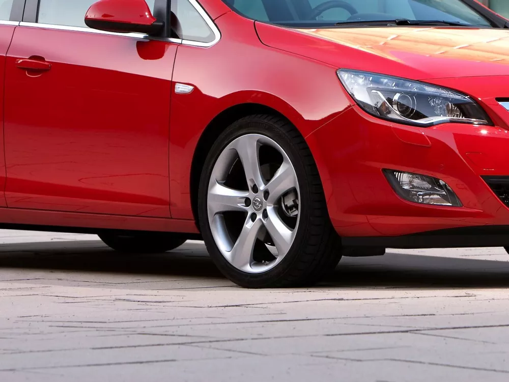 Автомобиль Opel Astra J Хэтчбек (5 дверей)