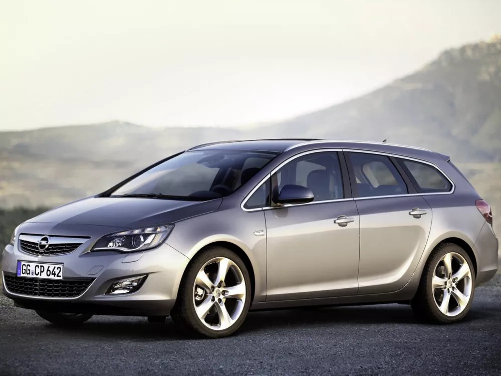 Автомобиль Opel Astra J Универсал (5 дверей)