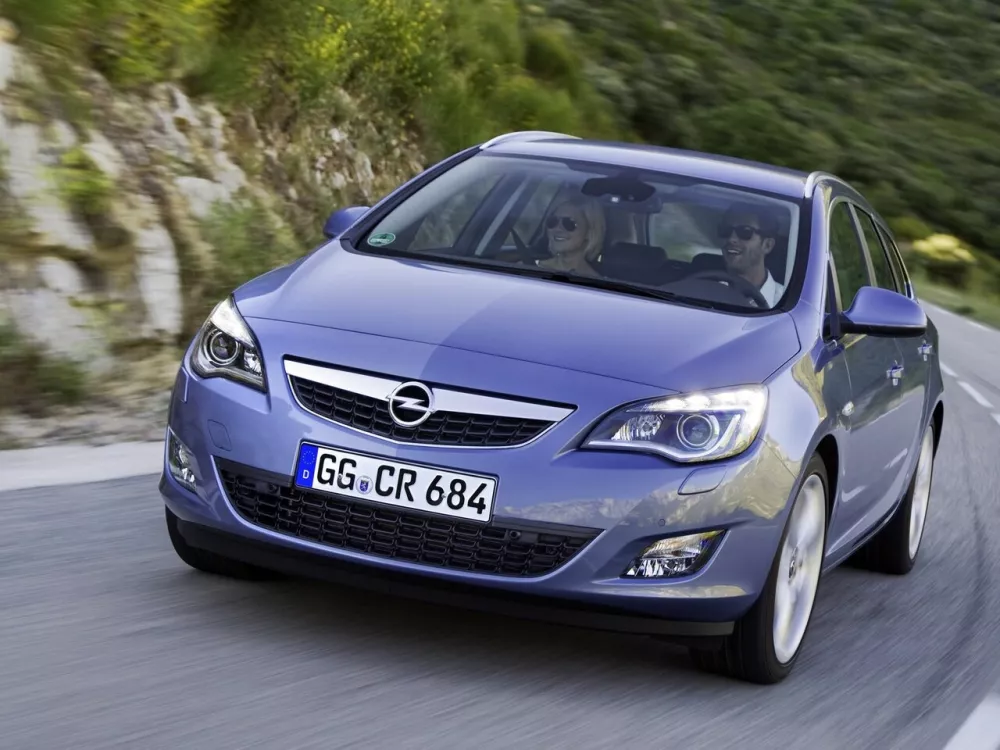 Автомобиль Opel Astra J Универсал (5 дверей)