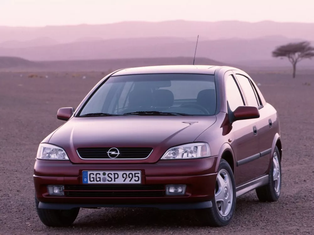 Автомобиль Opel Astra G Хэтчбек (5 дверей)
