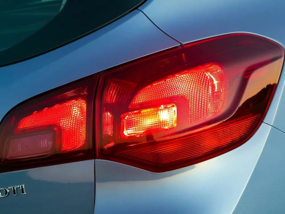 Автомобиль Opel Astra J Универсал (5 дверей)