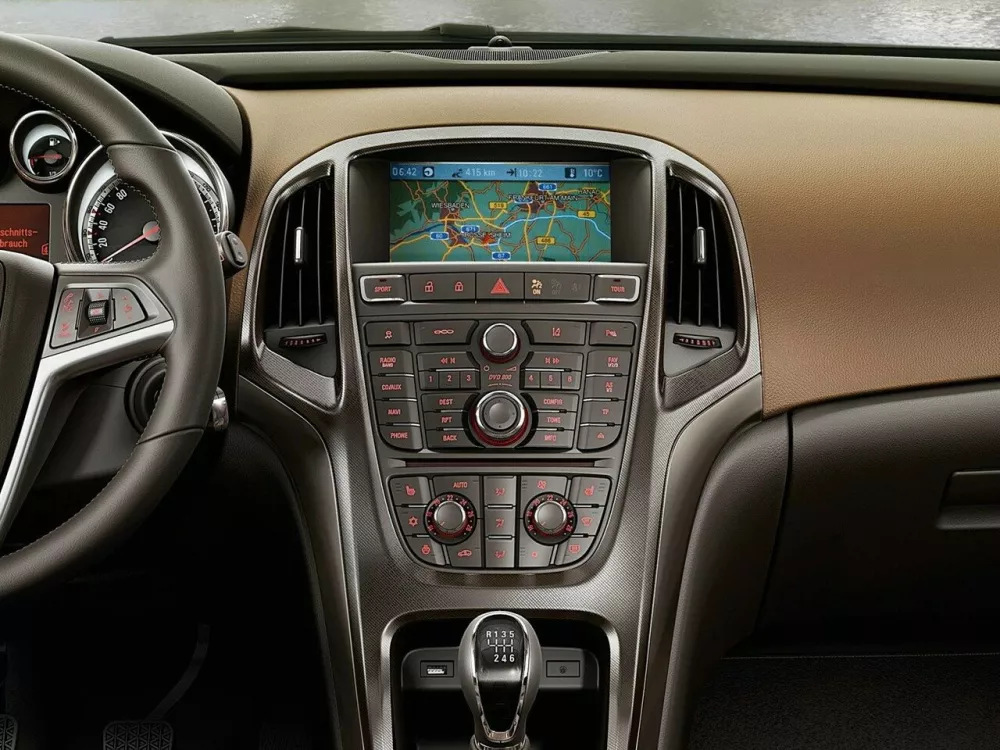 Автомобиль Opel Astra J Универсал (5 дверей)