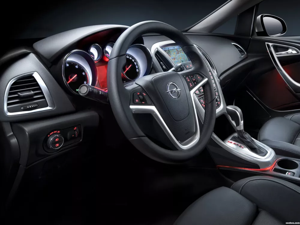 Автомобиль Opel Astra J Универсал (5 дверей)