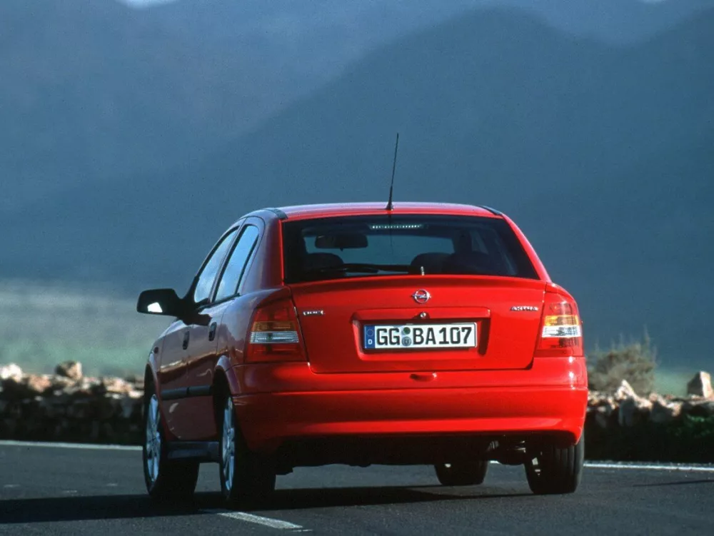 Автомобиль Opel Astra G Хэтчбек (5 дверей)