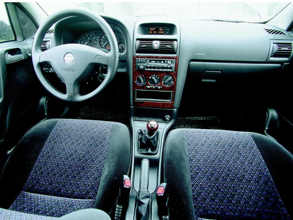 Автомобиль Opel Astra G Хэтчбек (5 дверей)