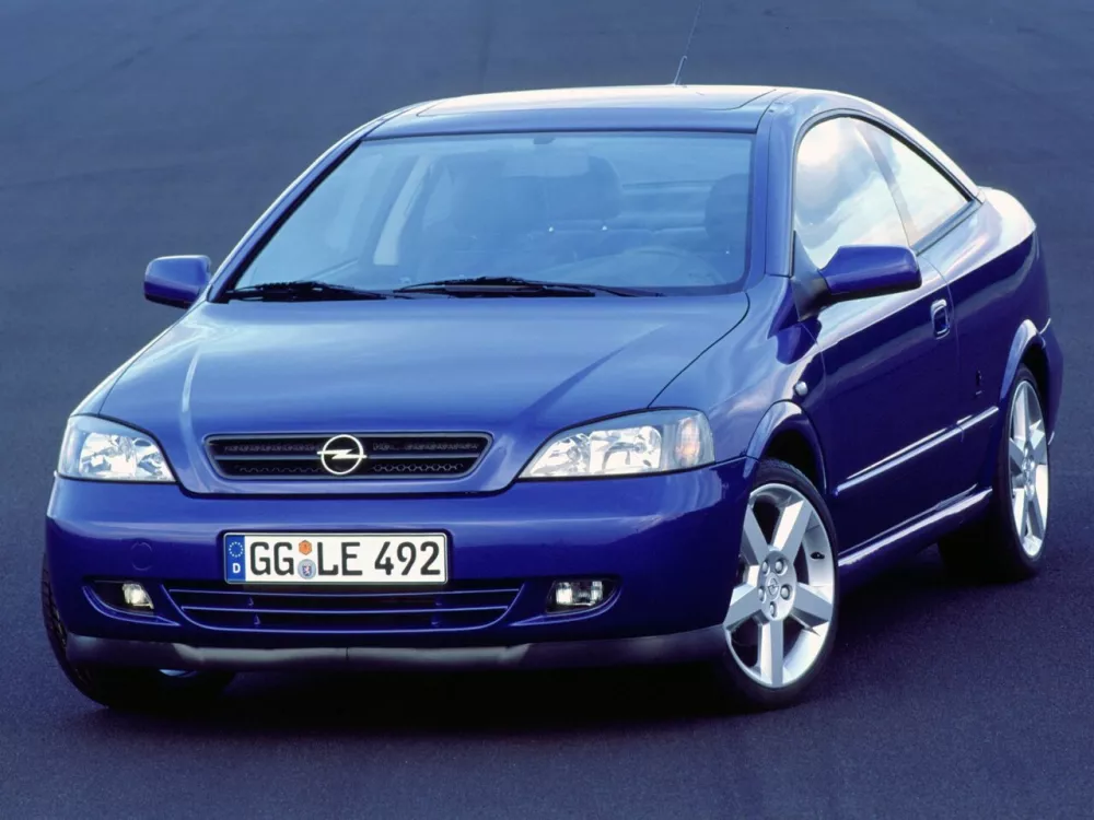 Автомобиль Opel Astra G Купе