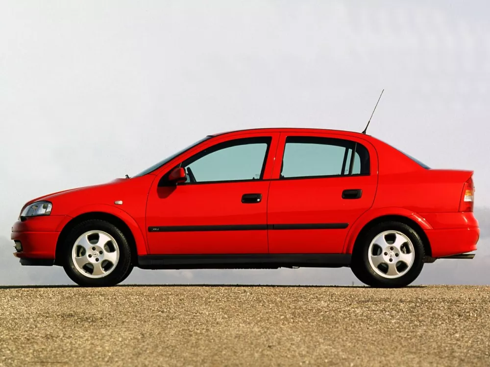 Автомобиль Opel Astra G Седан