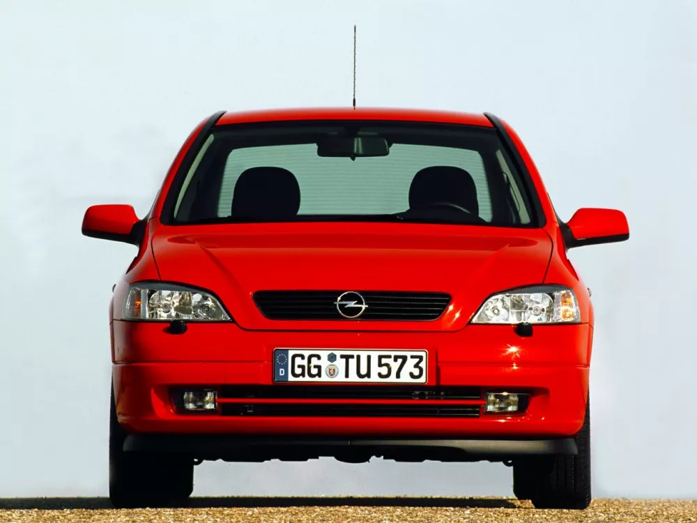 Автомобиль Opel Astra G Седан