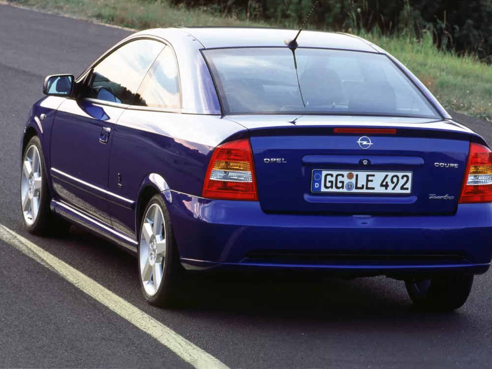 Автомобиль Opel Astra G Купе