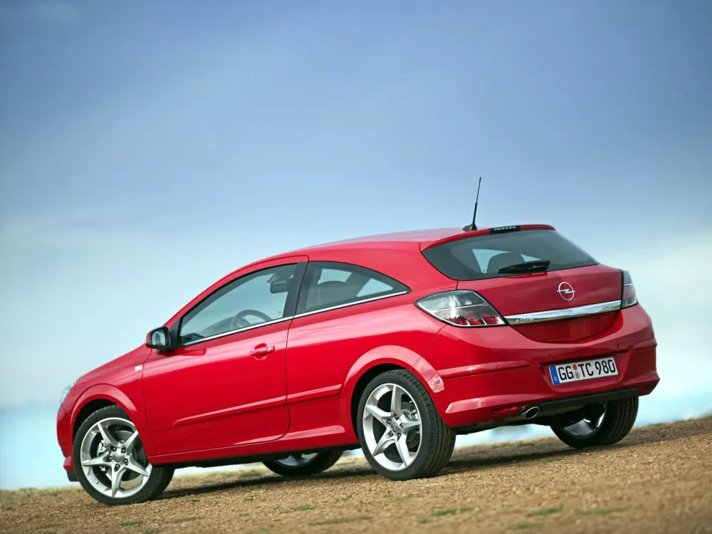 Автомобиль Opel Astra H Хэтчбек (3 двери) GTC