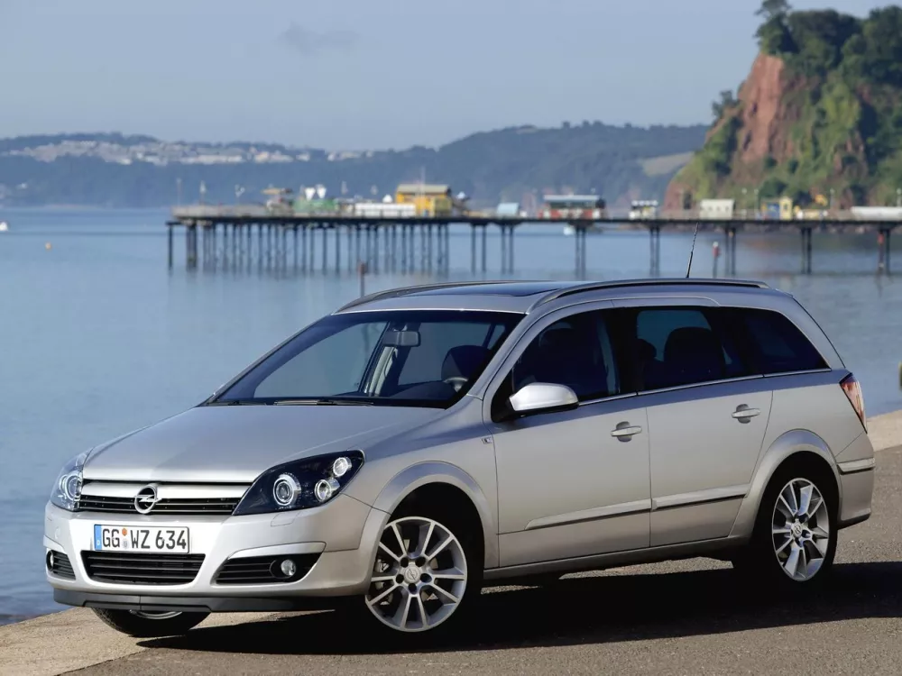 Автомобиль Opel Astra H Универсал (5 дверей)