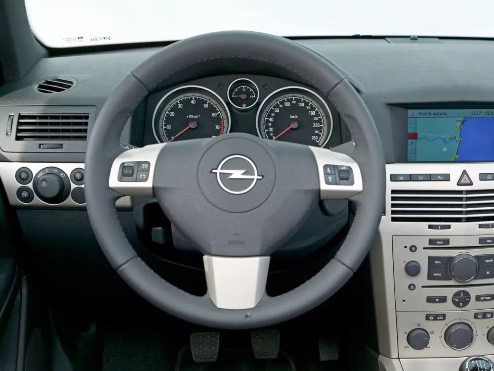 Автомобиль Opel Astra H Кабриолет