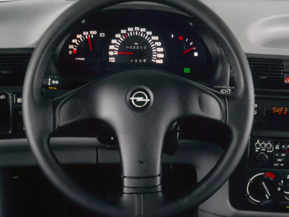 Автомобиль Opel Astra F Универсал (5 дверей)
