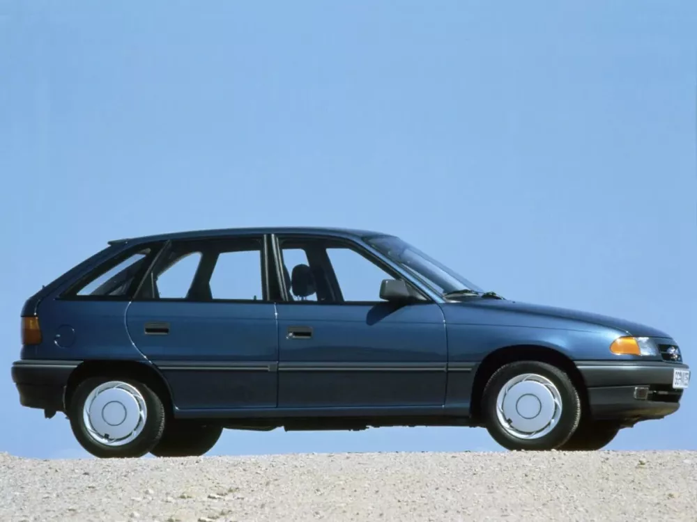 Автомобиль Opel Astra F Хэтчбек (5 дверей)