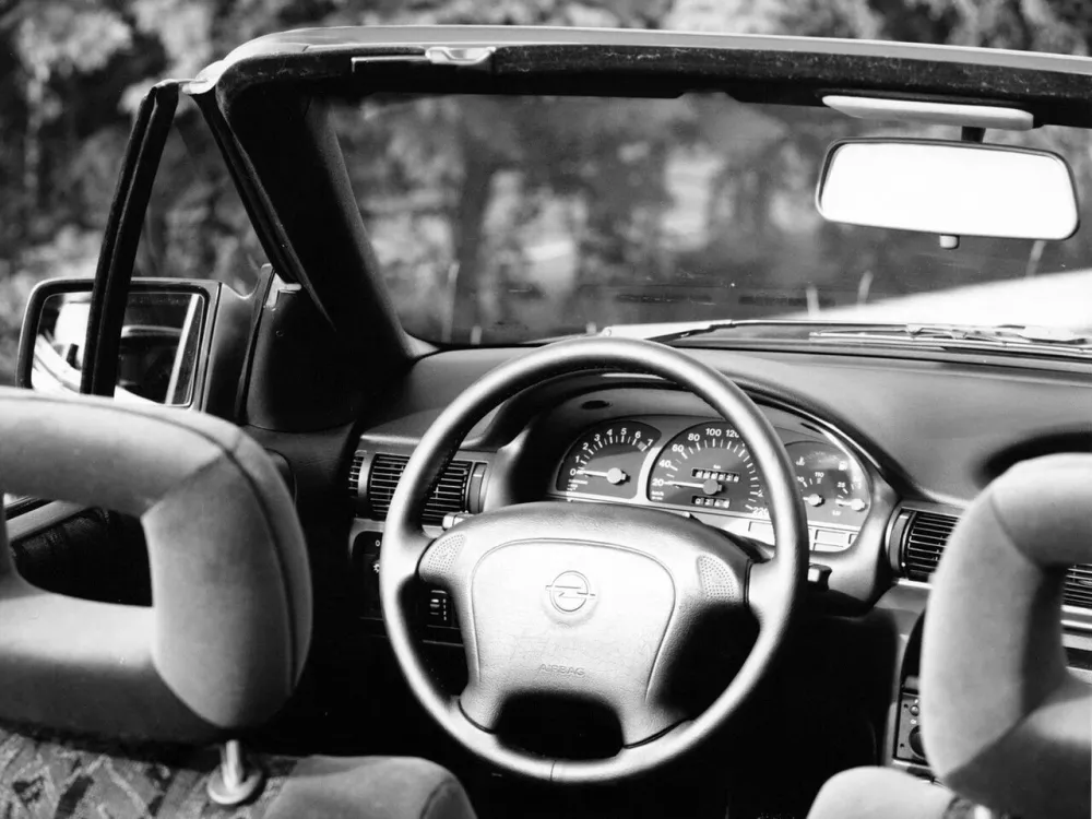 Автомобиль Opel Astra F Кабриолет