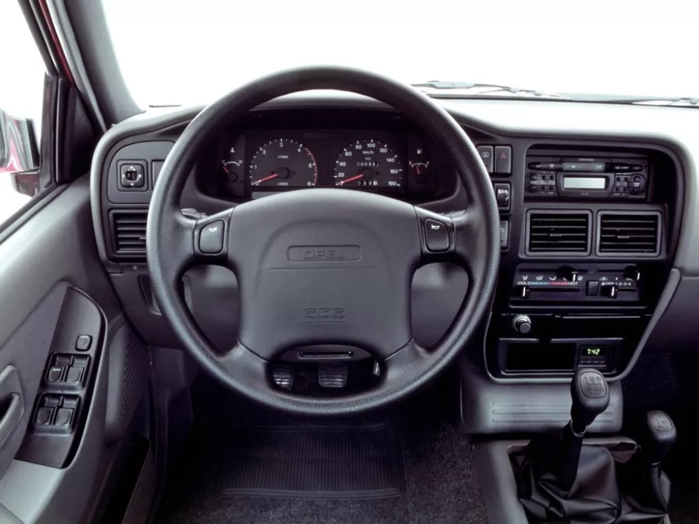 Автомобиль Opel Campo Пикап Двойная кабина
