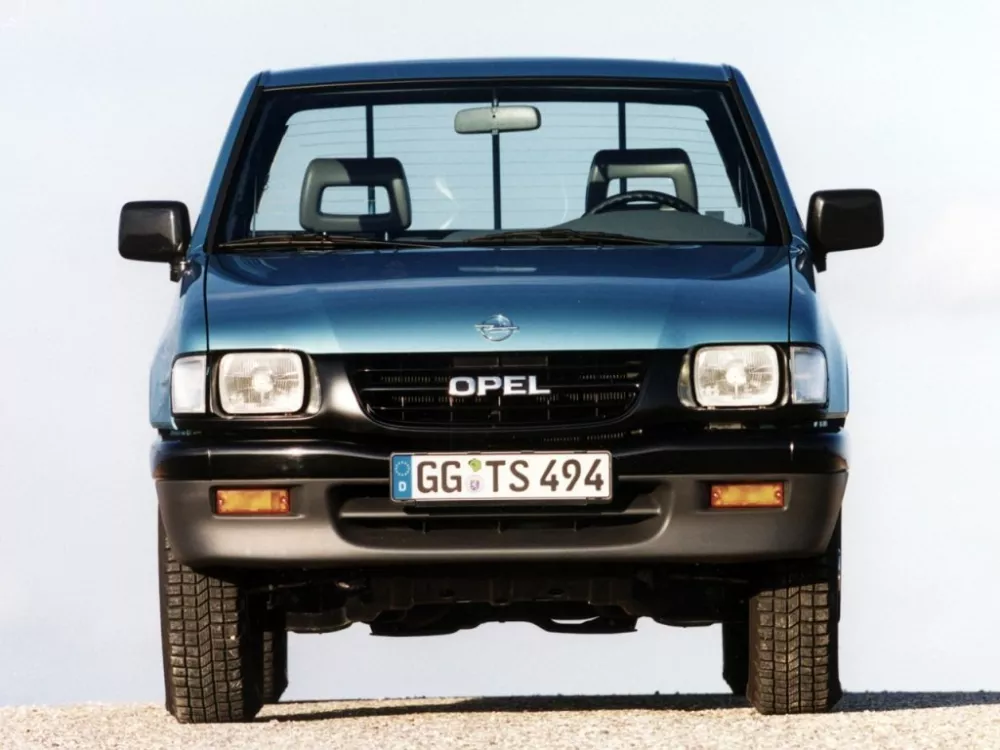 Автомобиль Opel Campo Пикап Полуторная кабина