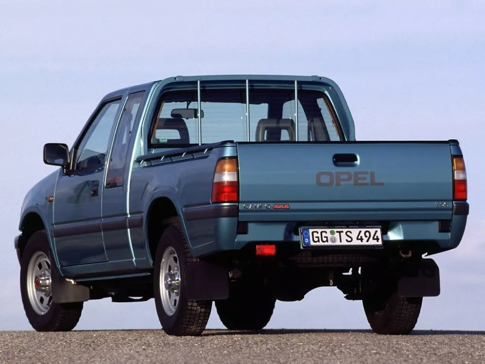 Автомобиль Opel Campo Пикап Полуторная кабина
