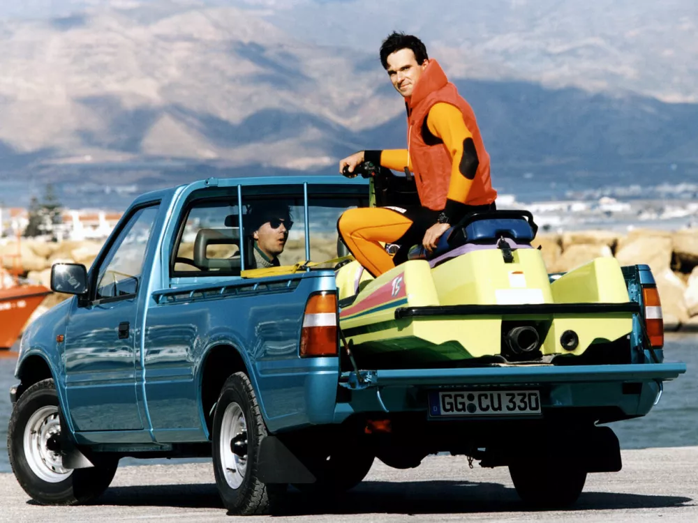 Автомобиль Opel Campo Пикап Одинарная кабина